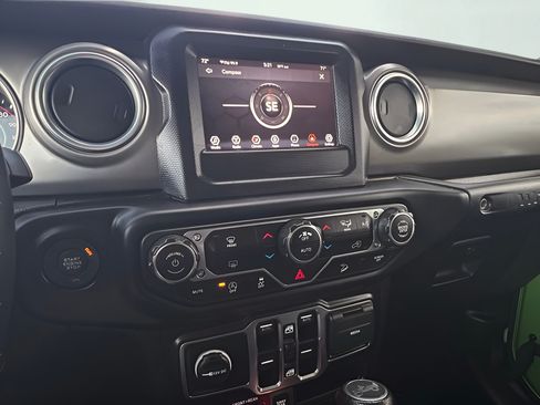 Used 2018 Jeep Wrangler Unlimited Rubicon AWD/4WD image 45