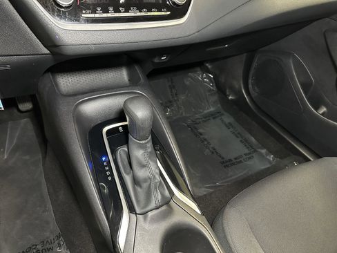 Used 2025 Toyota Corolla LE FWD image 28