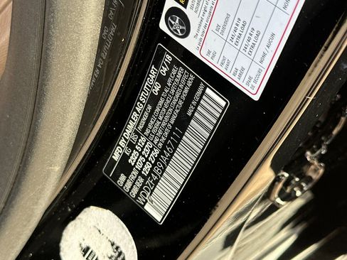 Used 2018 Mercedes-Benz E 300 image 36