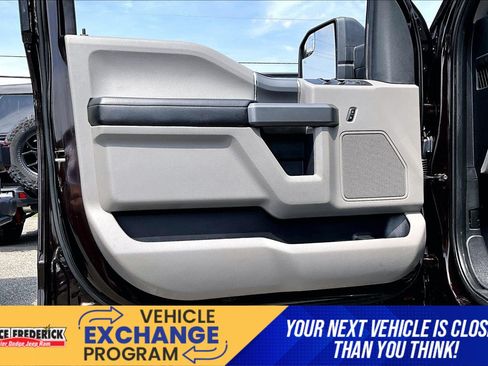 Used 2018 Ford F150 XLT w/ Equipment Group 302A Luxury AWD/4WD image 19
