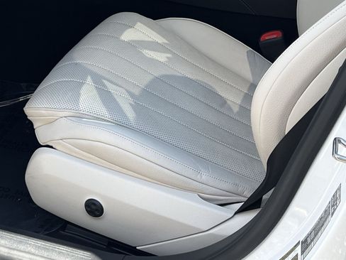 Certified 2024 Mercedes-Benz E 350 4MATIC Sedan image 19