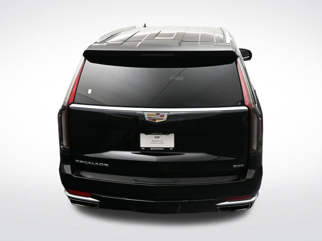 Used 2022 Cadillac Escalade Luxury w/ LPO, Illumination Package AWD/4WD image 19