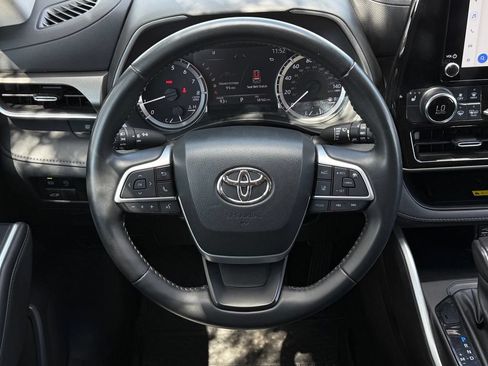 Used 2023 Toyota Highlander XLE FWD image 21