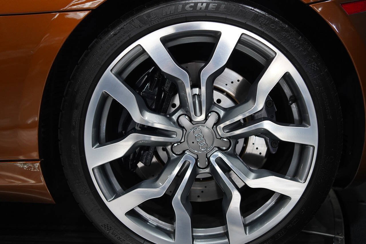 Used 2011 Audi R8 V10 AWD/4WD image 44