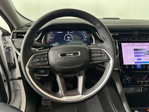 Used 2023 Jeep Grand Cherokee 4WD 4xe image 14