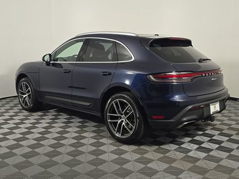 Certified 2022 Porsche Macan AWD/4WD image 3