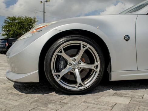 Used 2009 Nissan 370Z NISMO RWD image 11