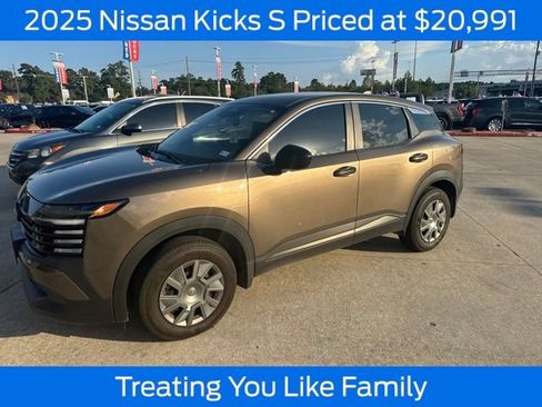 Used 2025 Nissan Kicks S FWD image 1