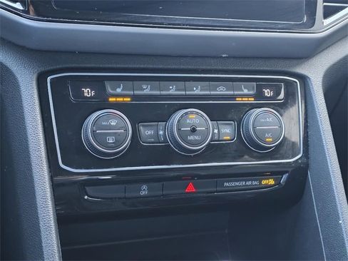 Used 2020 Volkswagen Atlas Cross Sport SEL image 21