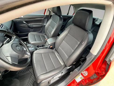 Used 2010 Volkswagen Jetta Wolfsburg Edition FWD image 14