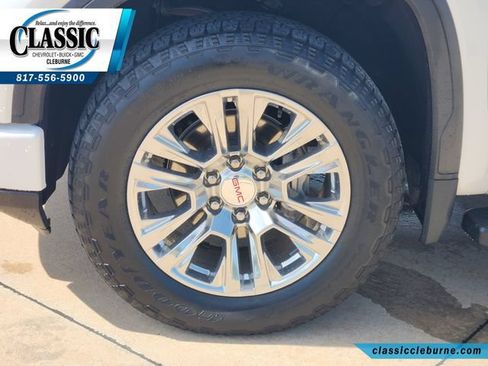Used 2024 GMC Sierra 1500 Denali w/ Technology Package AWD/4WD image 13