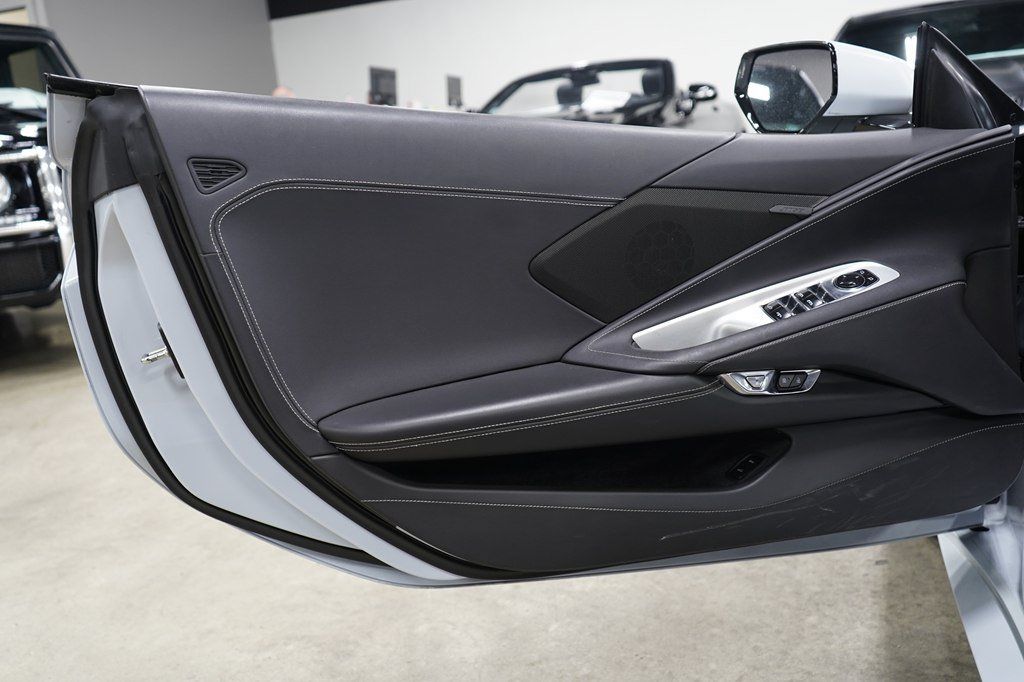 Used 2024 Chevrolet Corvette Stingray Convertible w/ 1LT RWD image 9