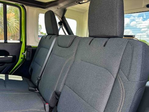 Used 2025 Jeep Wrangler Unlimited Sport AWD/4WD image 19
