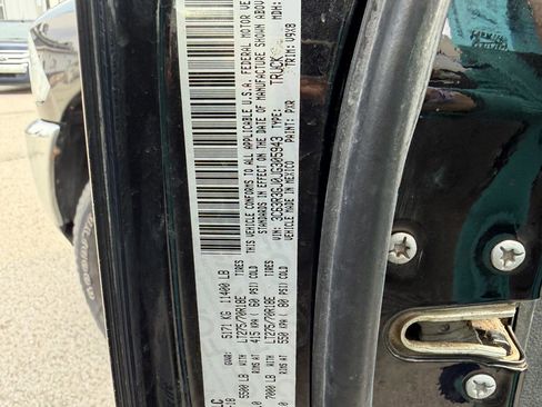 Used 2018 RAM 3500 Tradesman w/ Chrome Appearance Group image 16