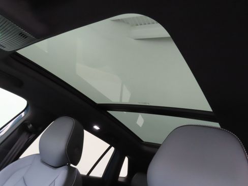 New 2026 Volkswagen Tiguan SE R-Line image 22