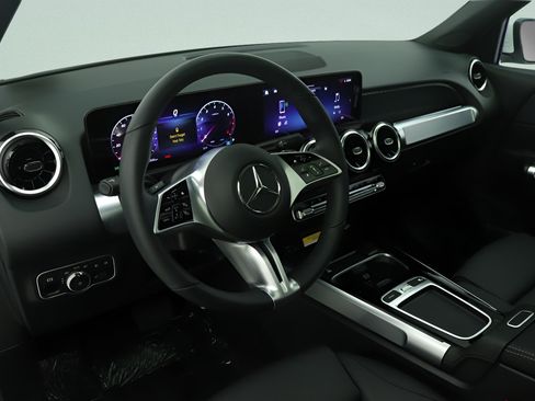 Certified 2026 Mercedes-Benz GLB 250 image 14