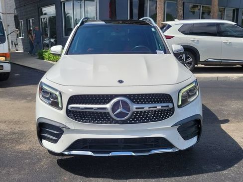 Used 2021 Mercedes-Benz GLB 250 image 2