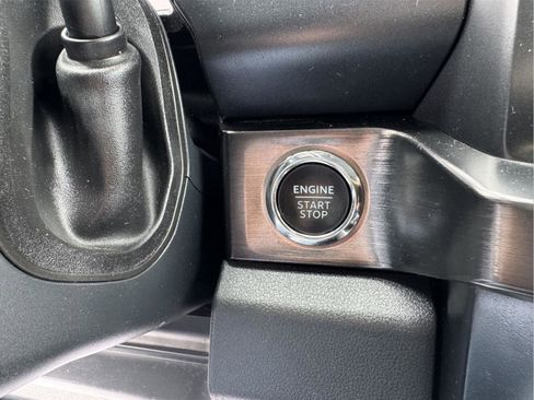 Used 2023 Ford F350 Lariat w/ Chrome Package AWD/4WD image 18