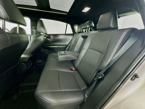 Used 2024 Toyota Venza Limited image 26