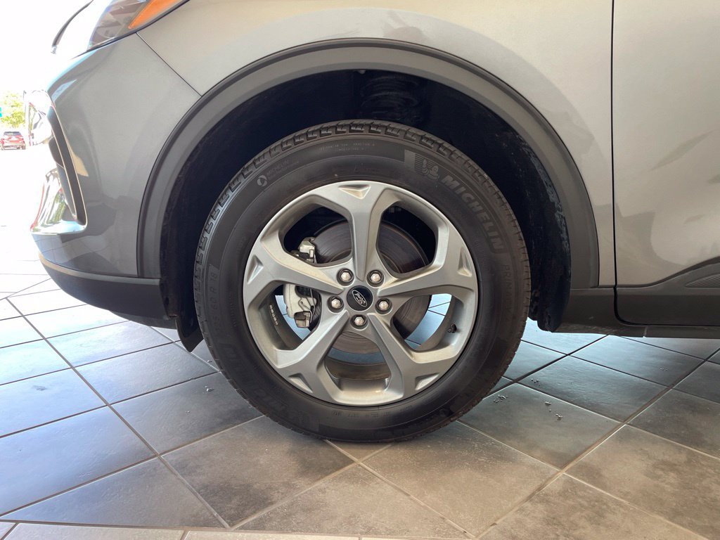 Used 2025 Ford Escape ST-Line AWD/4WD image 15