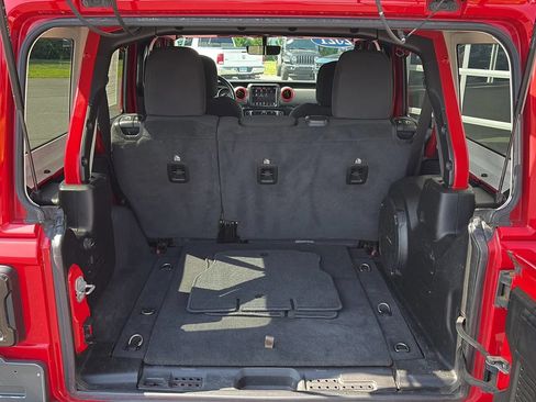 Used 2021 Jeep Wrangler Unlimited Sahara w/ Uconnect 4C Nav & Sound Group AWD/4WD image 22