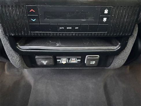 Used 2022 Jeep Wagoneer Series II w/ Premium Group I image 36