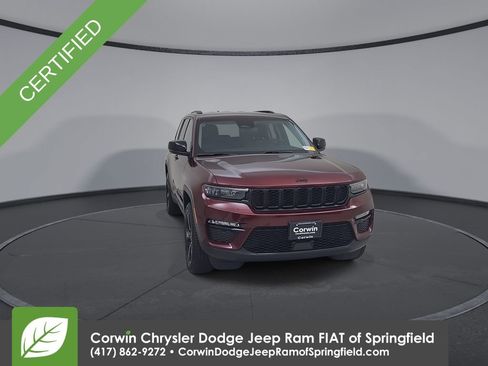 Used 2023 Jeep Grand Cherokee Limited w/ Black Appearance Package AWD/4WD image 4