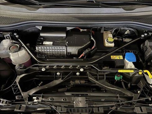 New 2025 Audi Q4 e-tron Premium image 18