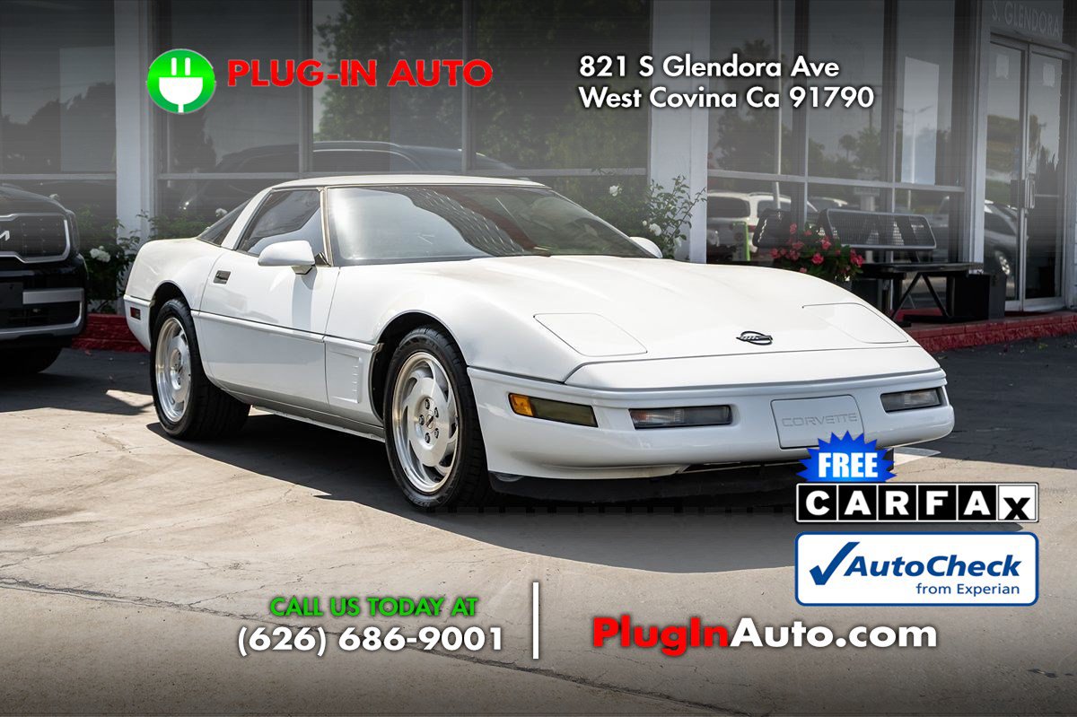 Used 1996 Chevrolet Corvette Coupe RWD image 2