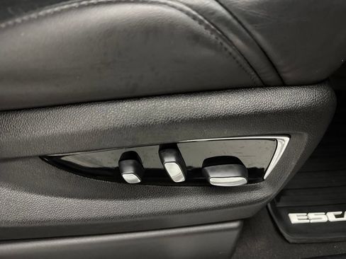 Used 2020 Cadillac Escalade ESV 4WD image 61