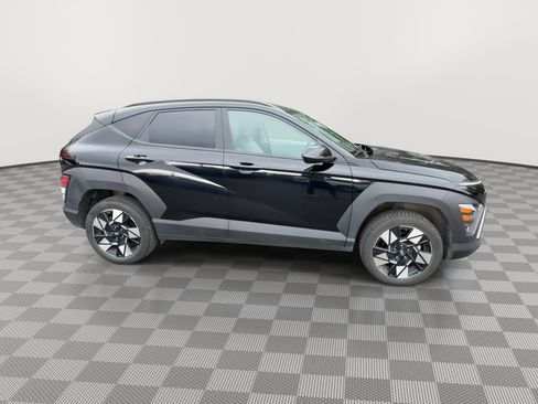 Certified 2025 Hyundai Kona SEL AWD/4WD image 9