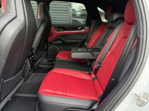 Certified 2025 Porsche Cayenne S image 17