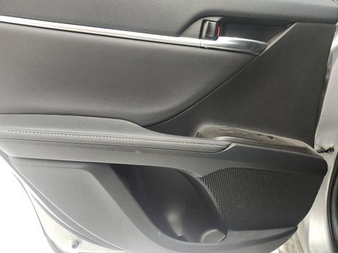 Used 2021 Toyota Camry XSE FWD image 9