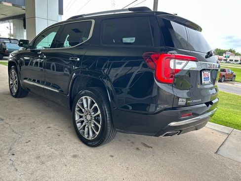 Used 2023 GMC Acadia Denali w/ Denali Technology Package FWD image 5
