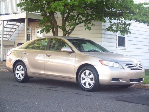 Used 2008 Toyota Camry LE FWD image 6