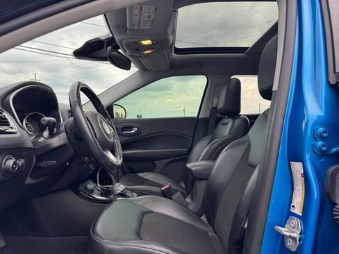 Used 2021 Jeep Compass Latitude w/ Sun and Sound Group AWD/4WD image 8