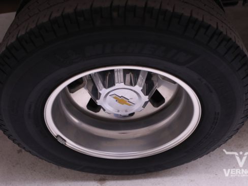 Used 2024 Chevrolet Silverado 3500 LTZ w/ LTZ Convenience Package image 33