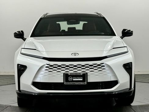 New 2026 Toyota Crown Signia Limited image 5