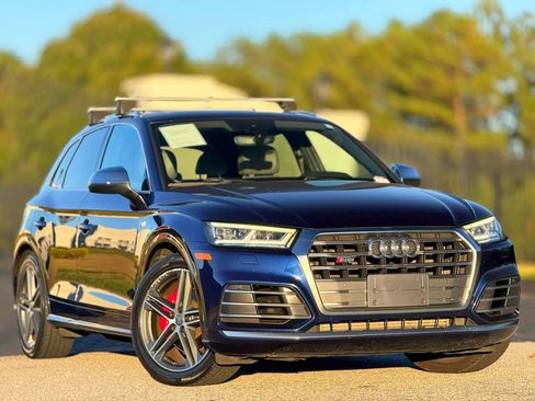 Used 2018 Audi SQ5 Premium Plus w/ S Sport Package image 4