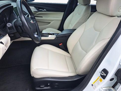 Certified 2023 Cadillac CT4 Luxury w/ Sun And Sound Package RWD image 9