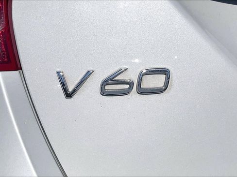 Used 2016 Volvo V60 T5 Premier w/ Technology Package image 8