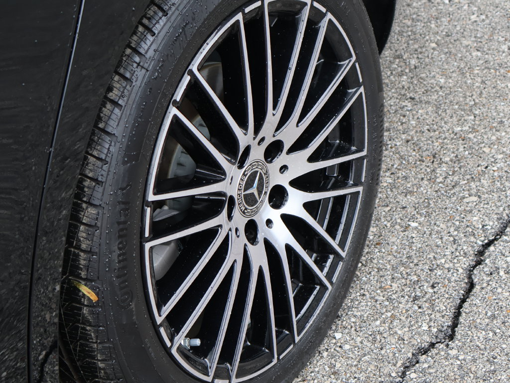 Used 2025 Mercedes-Benz C 300 4MATIC Sedan image 43