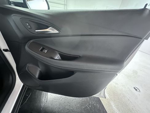 Used 2024 Buick Encore GX Preferred AWD/4WD image 34
