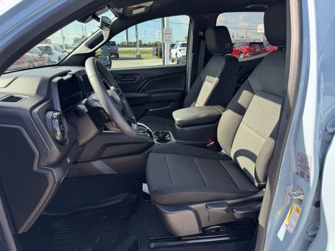 Used 2025 Chevrolet Colorado W/T w/ Advanced Trailering Package AWD/4WD image 23