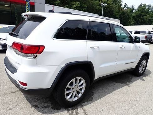 Used 2021 Jeep Grand Cherokee Laredo AWD/4WD image 4