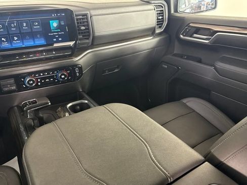 Used 2023 Chevrolet Silverado 1500 LT Trail Boss w/ Convenience Package II AWD/4WD image 30