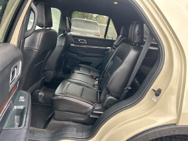 Used 2018 Ford Explorer Limited w/ Ford Safe & Smart Package FWD image 24