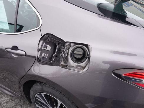 Used 2019 Toyota Camry L image 7