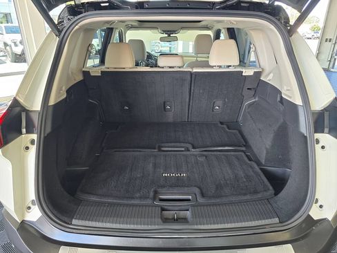 Used 2021 Nissan Rogue SL w/ Premium Package AWD/4WD image 16