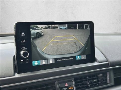 Used 2024 Honda Pilot Touring image 13